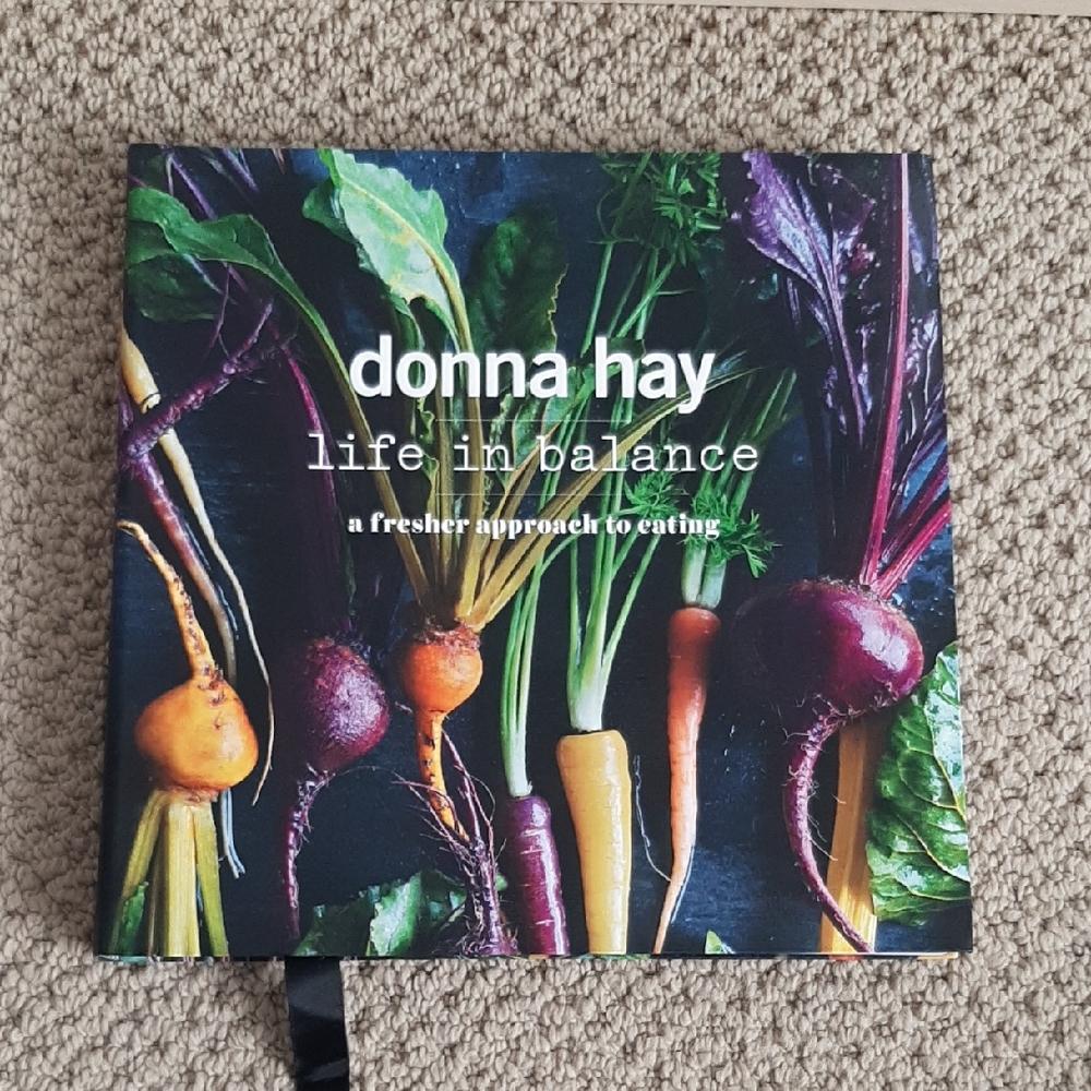Life in Balance Cookbook - Multicolor